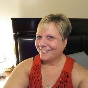 Meet your Posher, Leslie