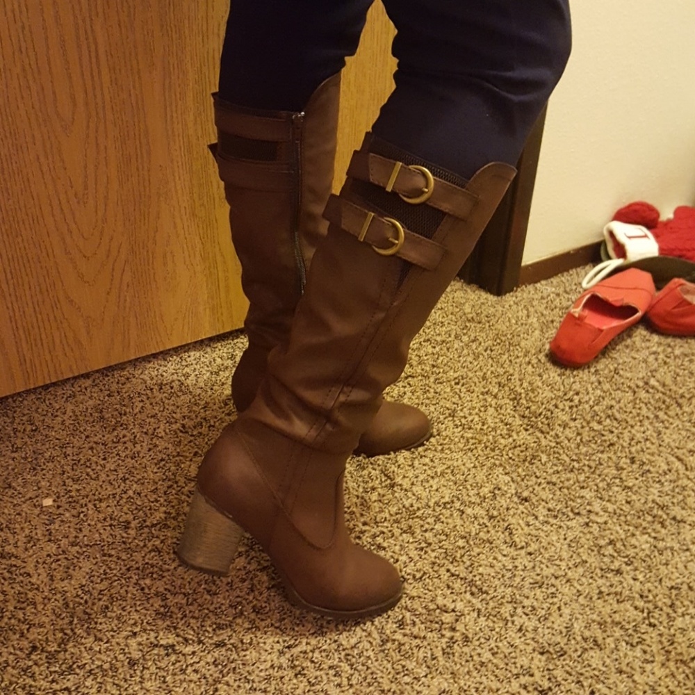 Bamboo boots size 9