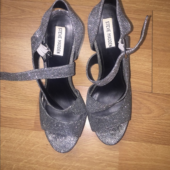 Sandals - Picture 2 of 2