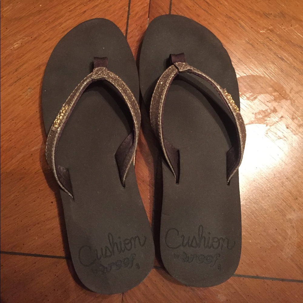 Reef cushion flip flops!