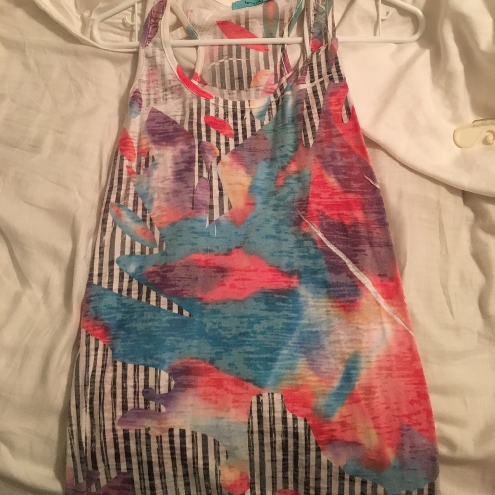 Abstract tank