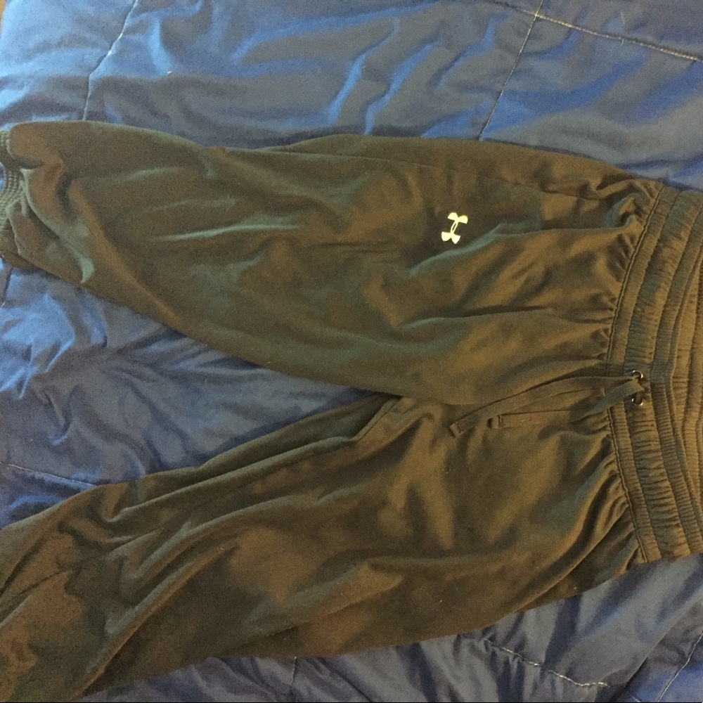 Under Amour 3/4 length sweat pants, Small