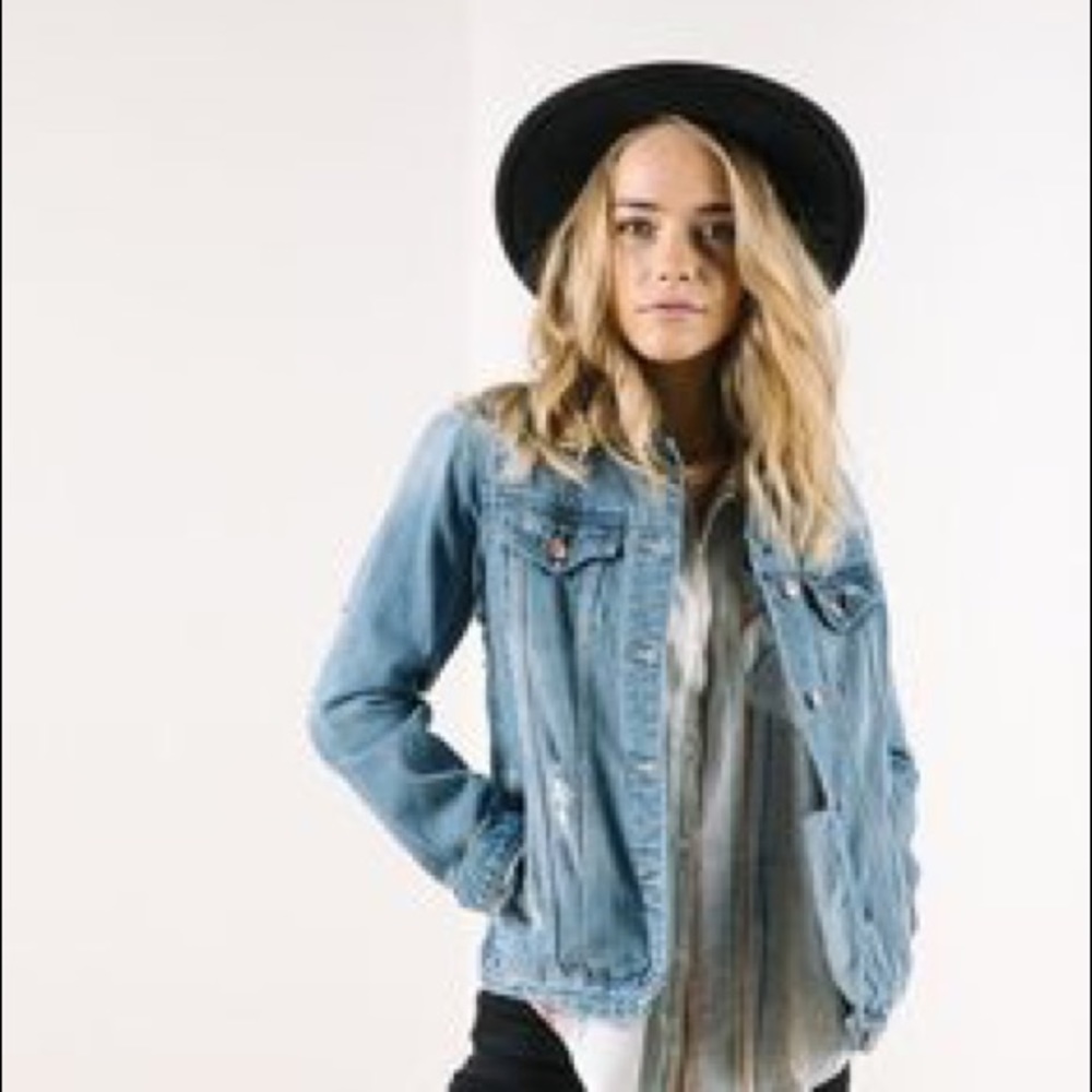 Gap medium wash denim jacket size m