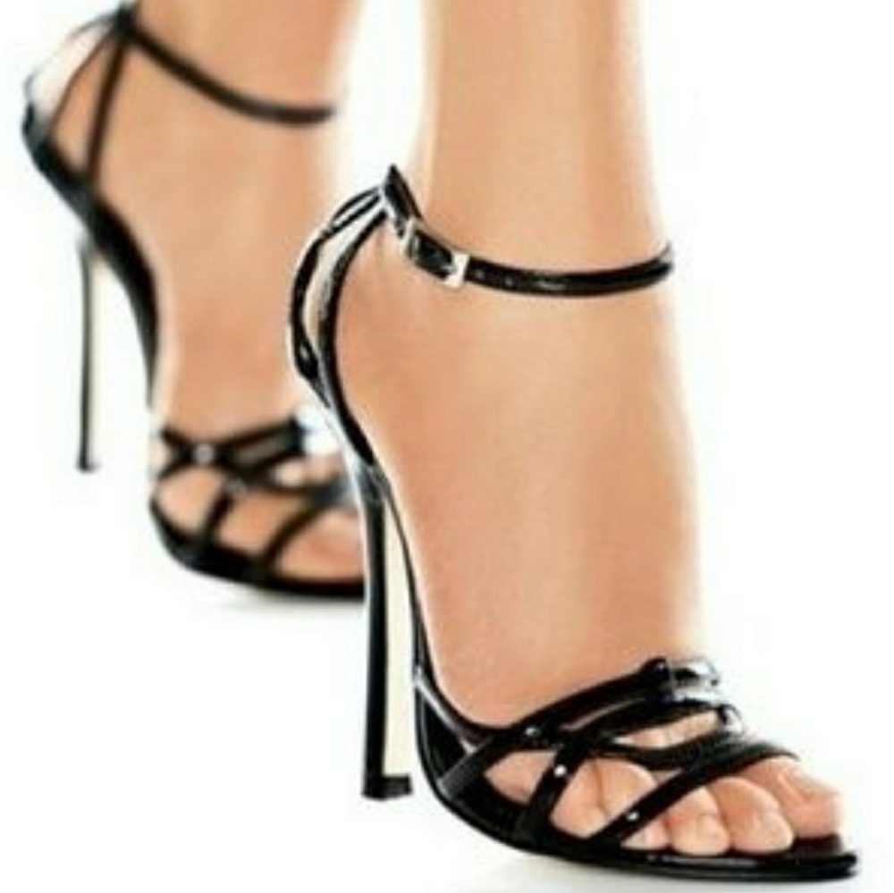Patent leather Cage high heel with ankle strap