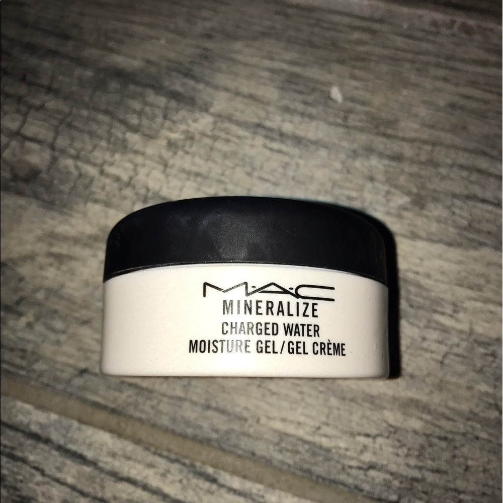Mac mineralized charged water
