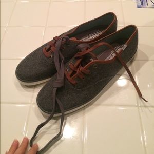 Keds: never worn- size 8