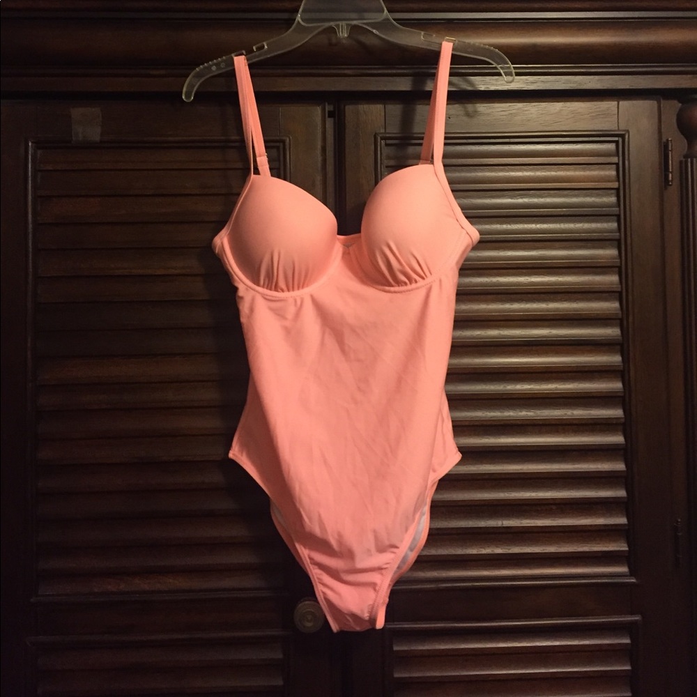 Bathing Suit 👙 One Piece