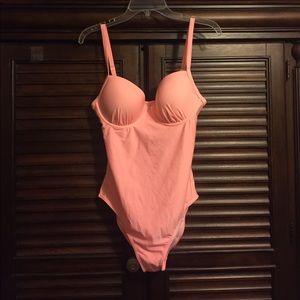 Bathing Suit 👙 One Piece