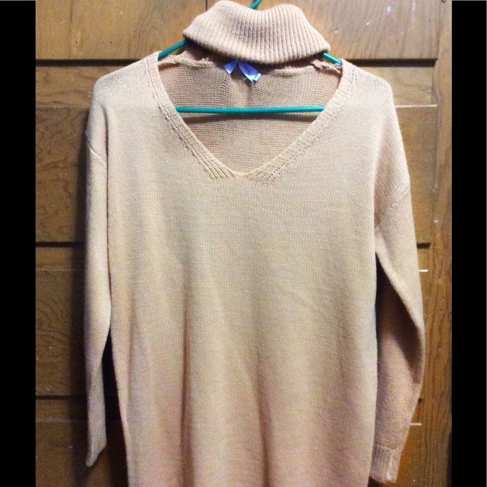 V- Neck Choker Top