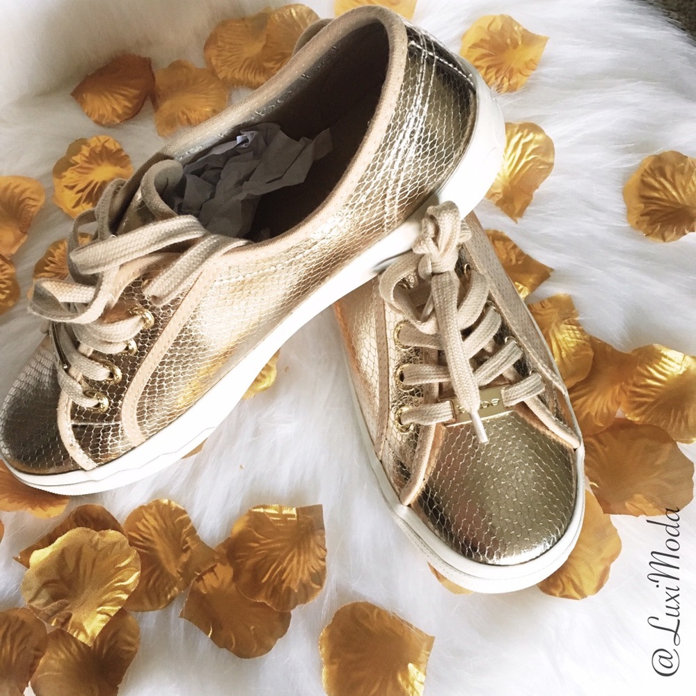🆕NWT💜Bebe Gold Dane Metallic Sneakers
