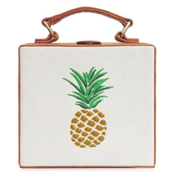 Handbags - 🎉HP 6/4🎉🍍Pineapple Embroidered box Bag🍍