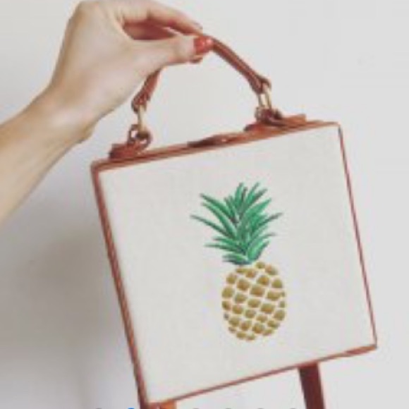 🎉HP 6/4🎉🍍Pineapple Embroidered box Bag🍍 - Picture 3 of 6