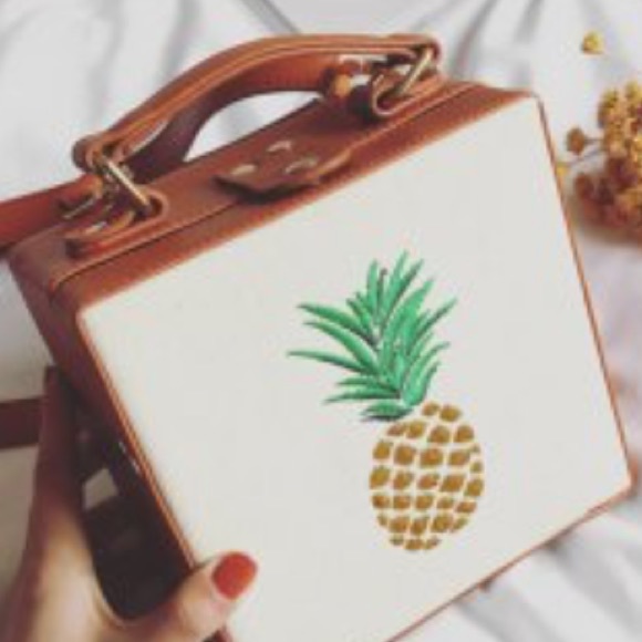 🎉HP 6/4🎉🍍Pineapple Embroidered box Bag🍍 - Picture 2 of 6