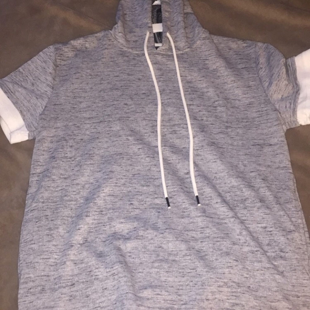 Short sleeve hoodie