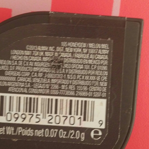 Free with 3+ Bundle Bag and Free Almay Shadow - Picture 6 of 6