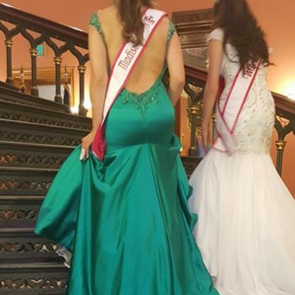 Sherri Hill Gown - Picture 2 of 5