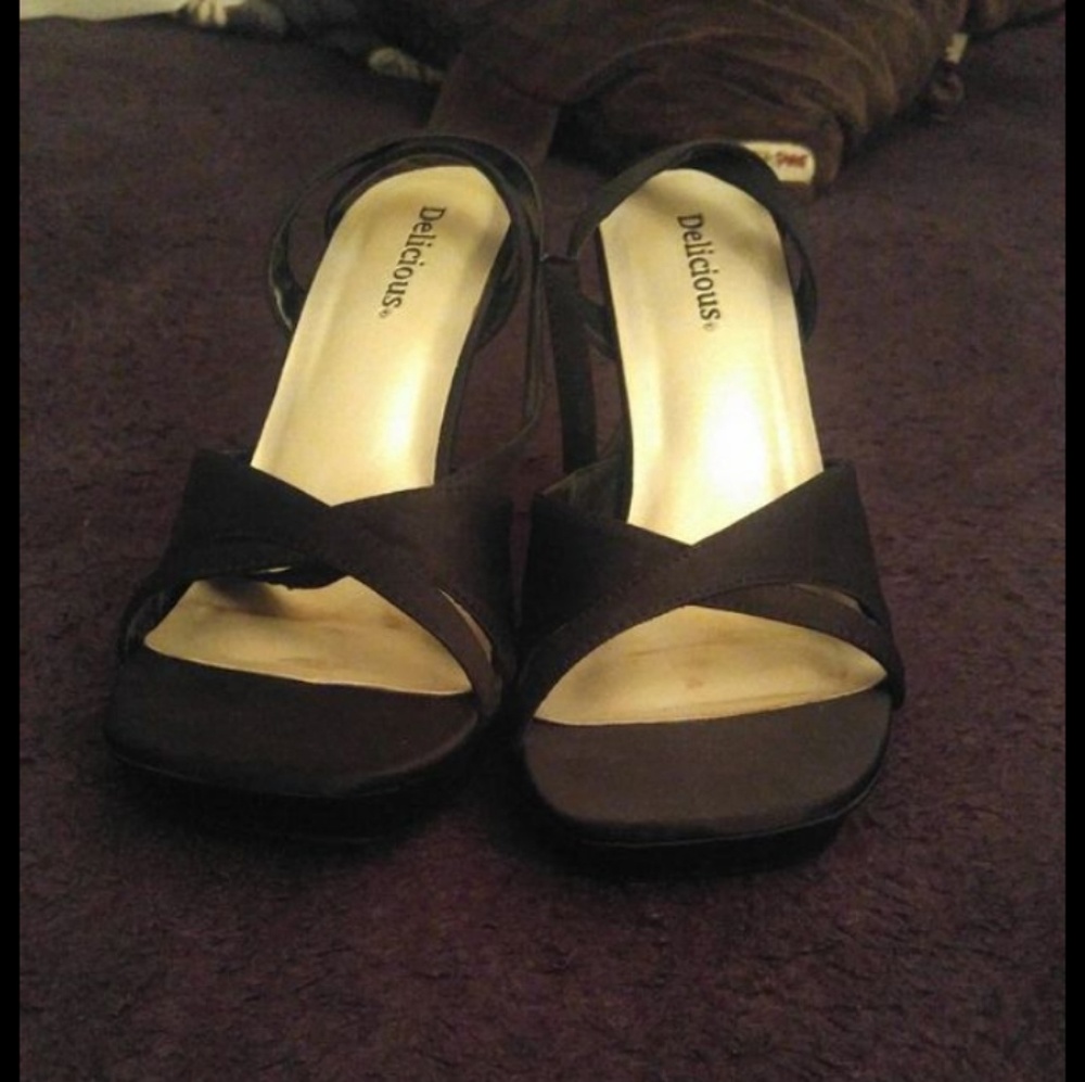 Delicious black heels