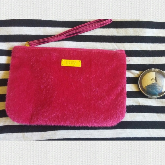 Free with 3+ BundleBag and Free E.L.F. Shadow Trio - Picture 2 of 5