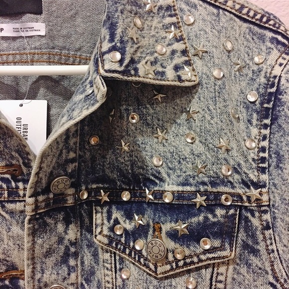 Urban Outfitters studs washed denim jean jacket - Picture 2 of 5