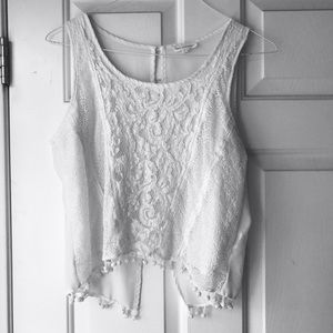 ✨Embroidered/ Lace White Tank Top ✨🌿