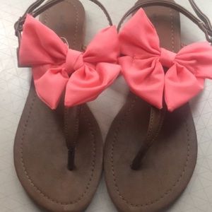 Coral bow sandals