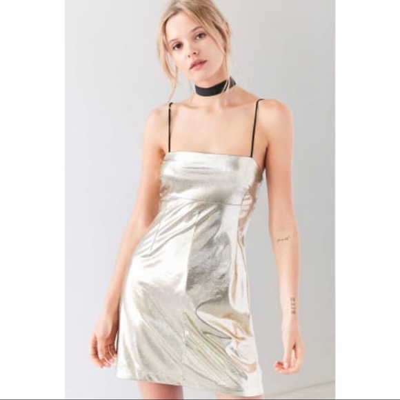 UO Silence & Noise Drita Metallic Shine Dress - Picture 3 of 8