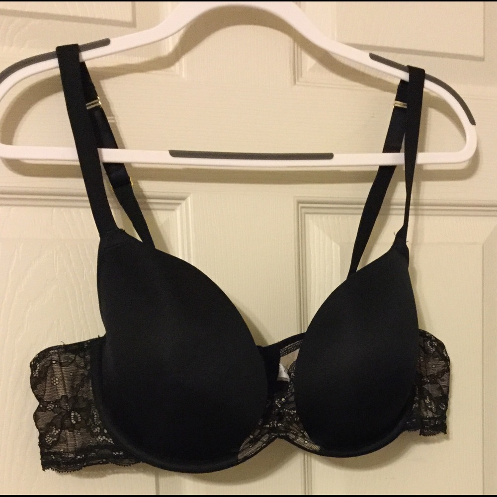 Black Quarterly Lace Plunge Bra 44B