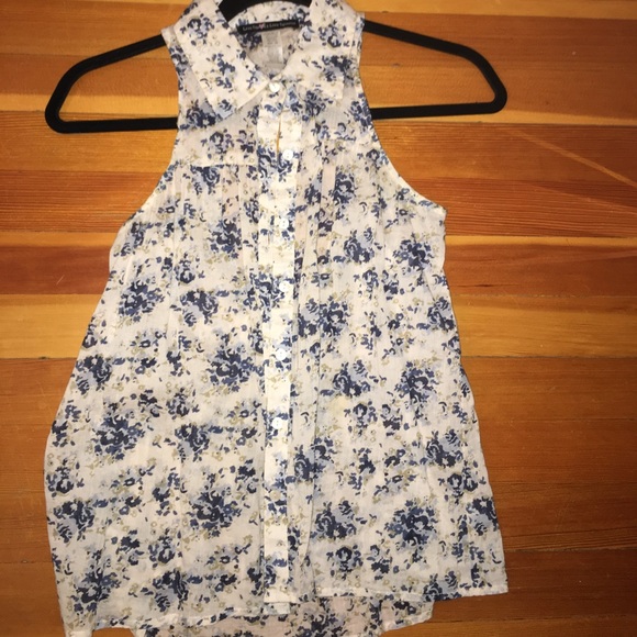 Flower button tshirt - Picture 1 of 2