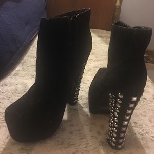 NWOT Platform Embellished Heel Booties Size 8