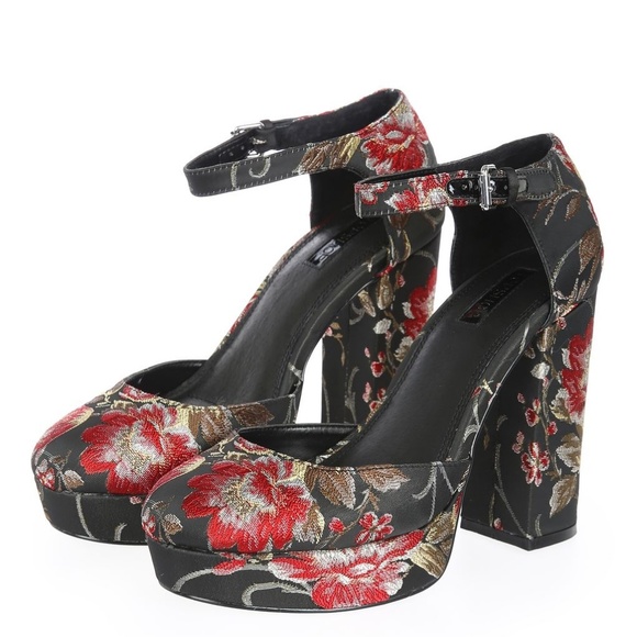 Topshop Shoes - NEW Topshop Sinderella platform pump