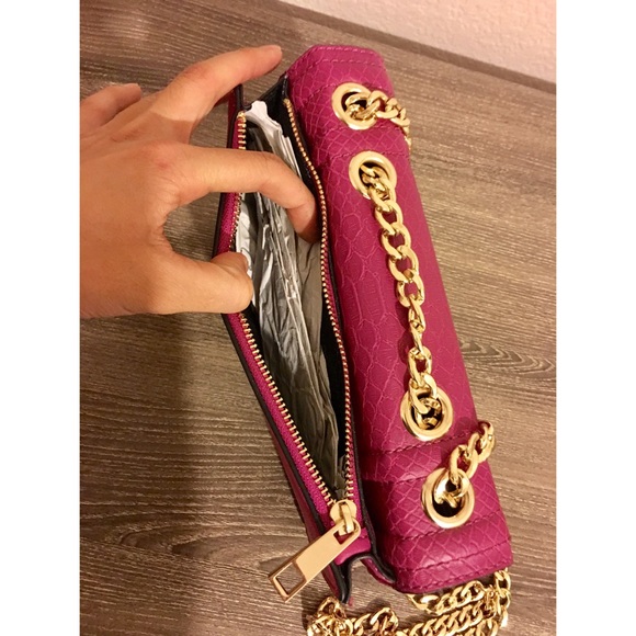 Hot pink fuchsia purse - Picture 5 of 7