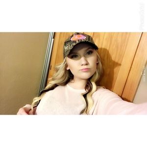 Meet your Posher, Annie