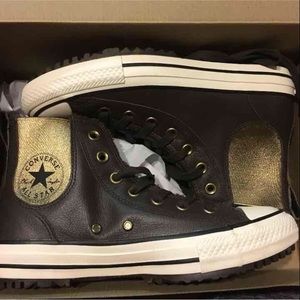 NWT brown leather converse with fur