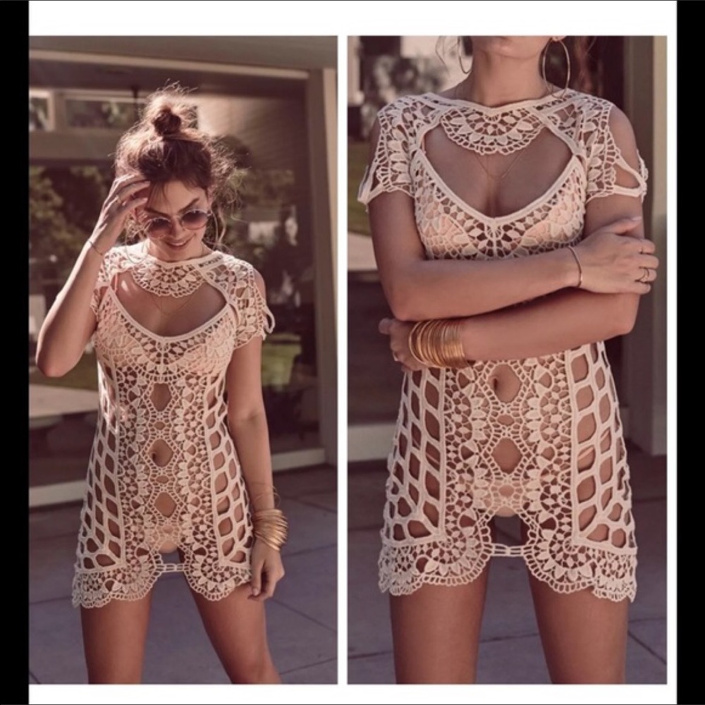 @nisachonishappy For Love & Lemons beach cover up