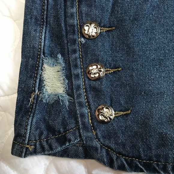 Distressed Button Denim Shorts - Picture 5 of 8