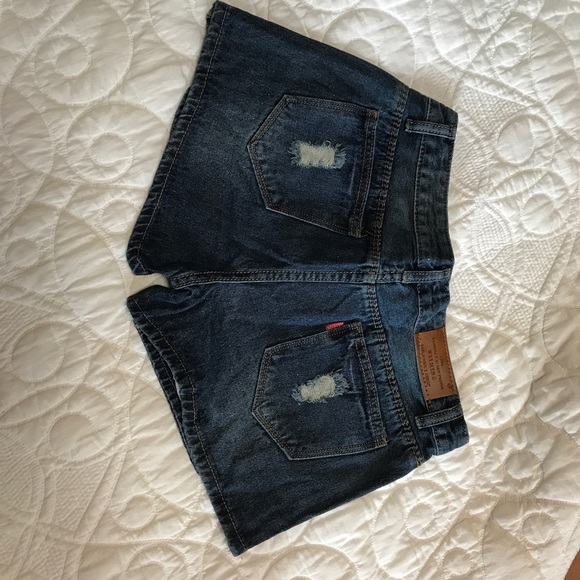 Distressed Button Denim Shorts - Picture 6 of 8