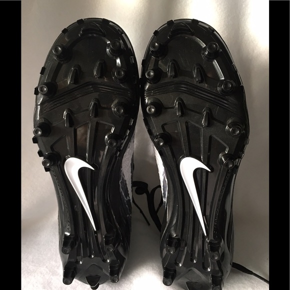 Nike lunarbeast football cleats size 9 New No box - Picture 3 of 4