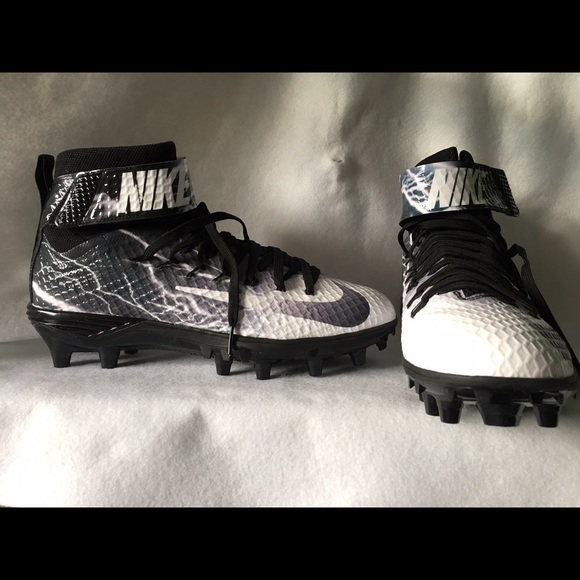 Nike lunarbeast football cleats size 9 New No box - Picture 4 of 4