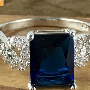 Beautiful New 3qt Sapphire 925ss Ring