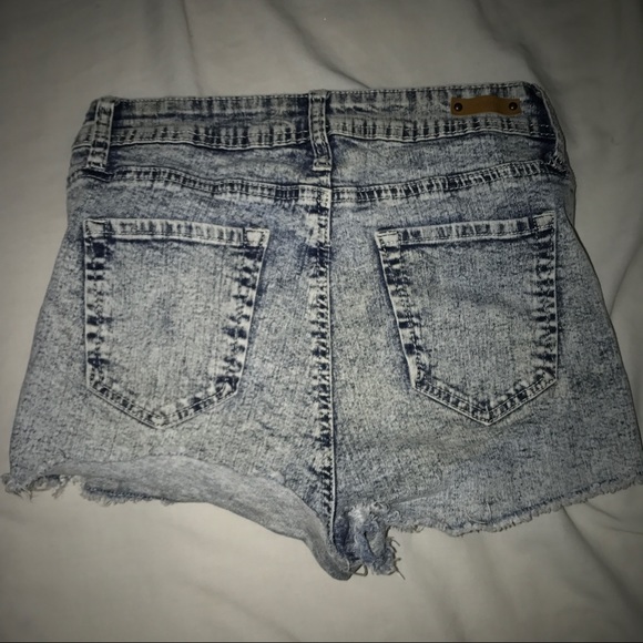 High waisted shorts - Picture 2 of 2