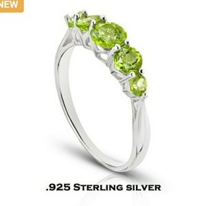 Beautiful 925ss New 5 stone Peridot
