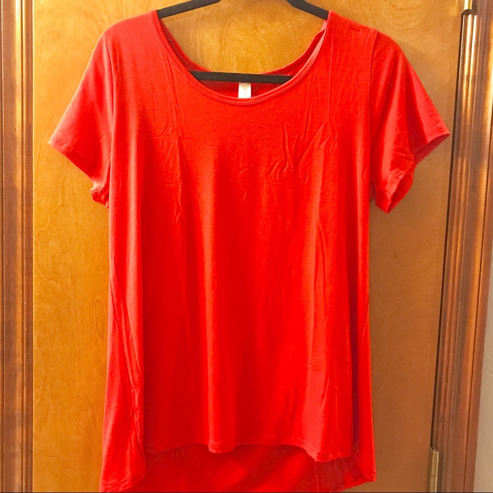 LulaRoe classic tee Red