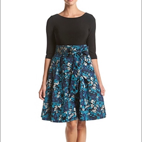 Adrianna Papell Dresses & Skirts - Adrianna Papell Floral Jacquard Dress