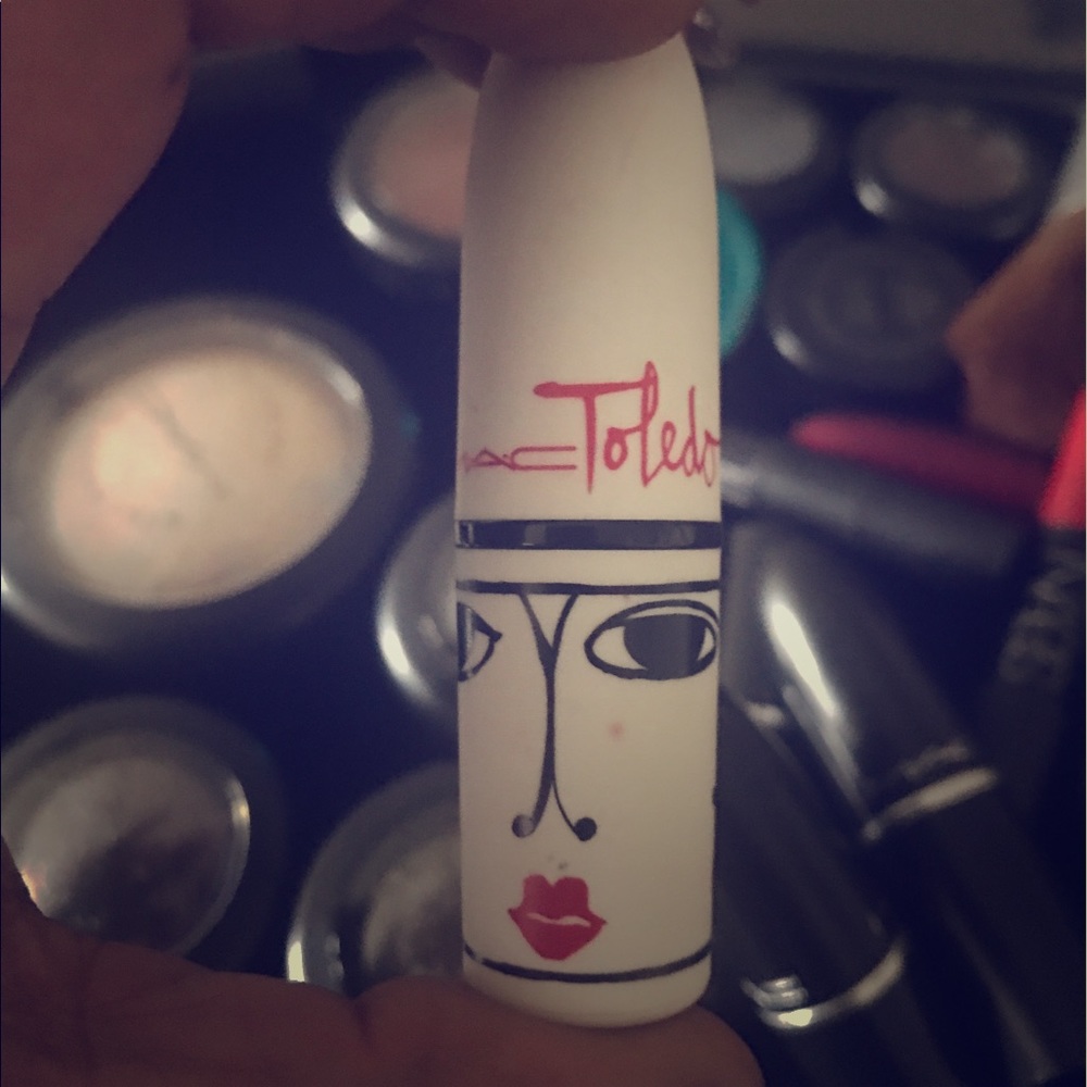 MAC Cosmetics 
#LimitedEditon "ToledoCollection"