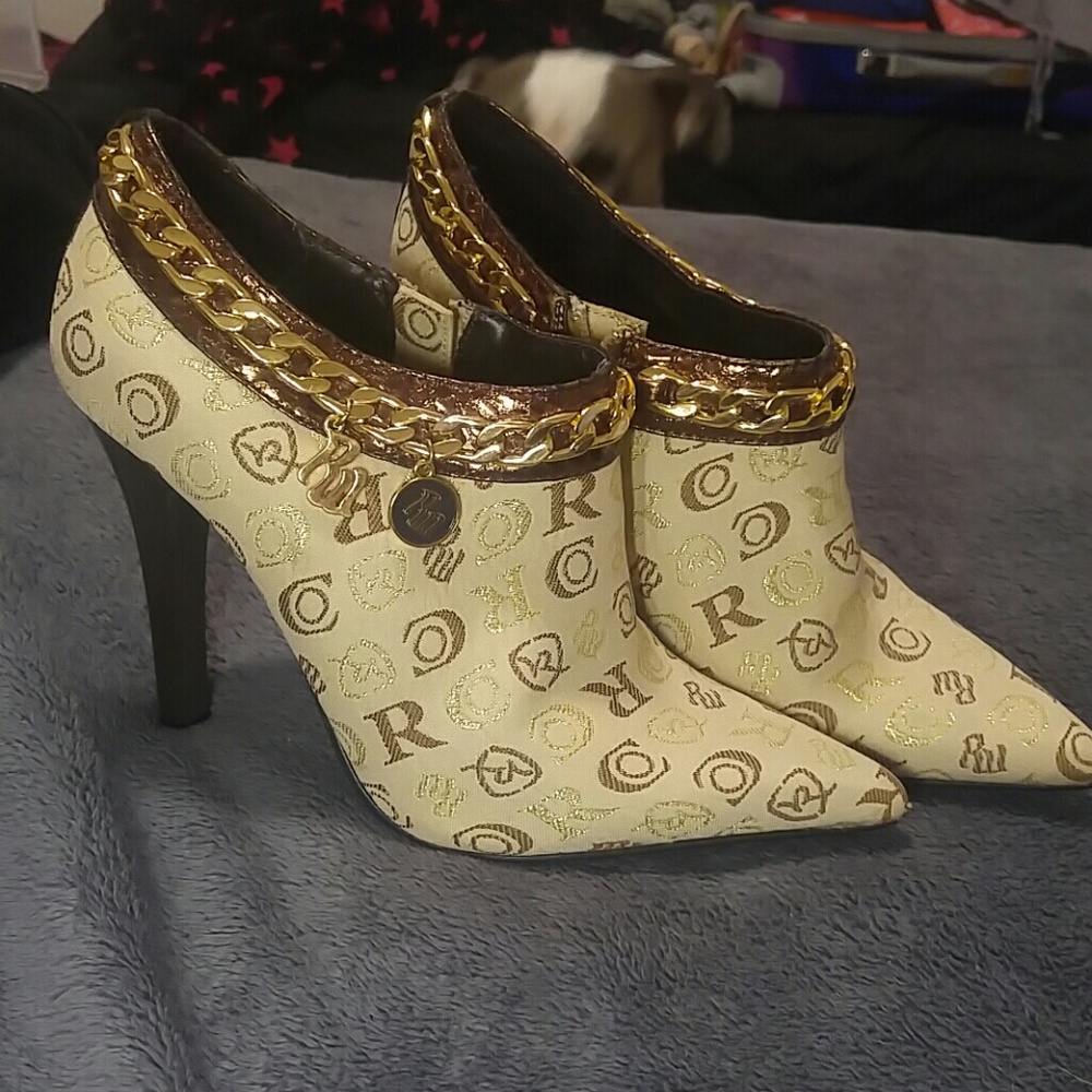 Tan, RocaWear logo print booties