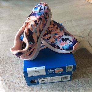 Adidas toddler shoes 9k
