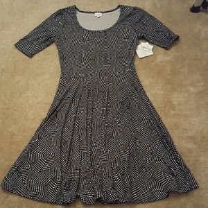 LuLaRoe NWT Nicole sz Large Black and White