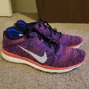 Ladies NIKE FREE TR Flyknit sz.8.5