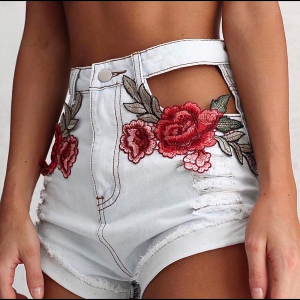 Super cute jeans shorts flowers cutouts