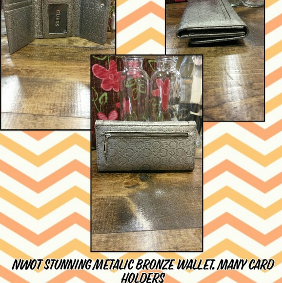 Guess Purse & wallet in a Pewter/Gold Color - Picture 3 of 7
